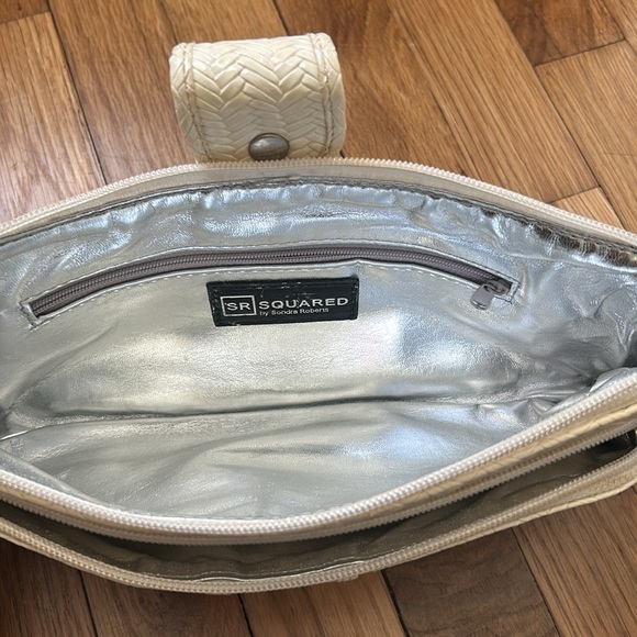 Sondra Robert’s Cluth - Picture 4 of 6